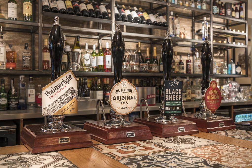 The Golden Lion Hotel, St Ives, Cambridgeshire سانت آيفز المظهر الخارجي الصورة
