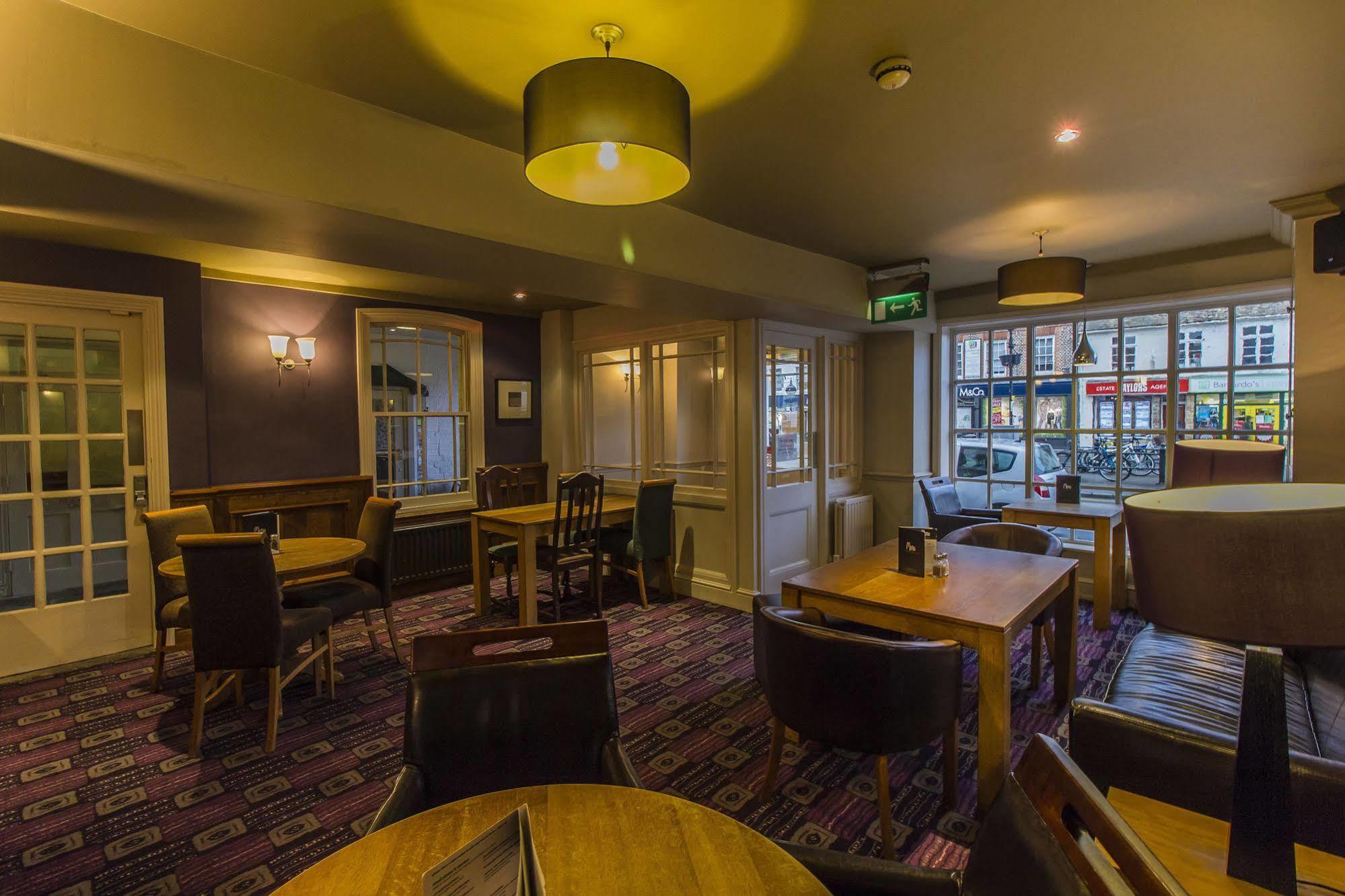 The Golden Lion Hotel, St Ives, Cambridgeshire سانت آيفز المظهر الخارجي الصورة