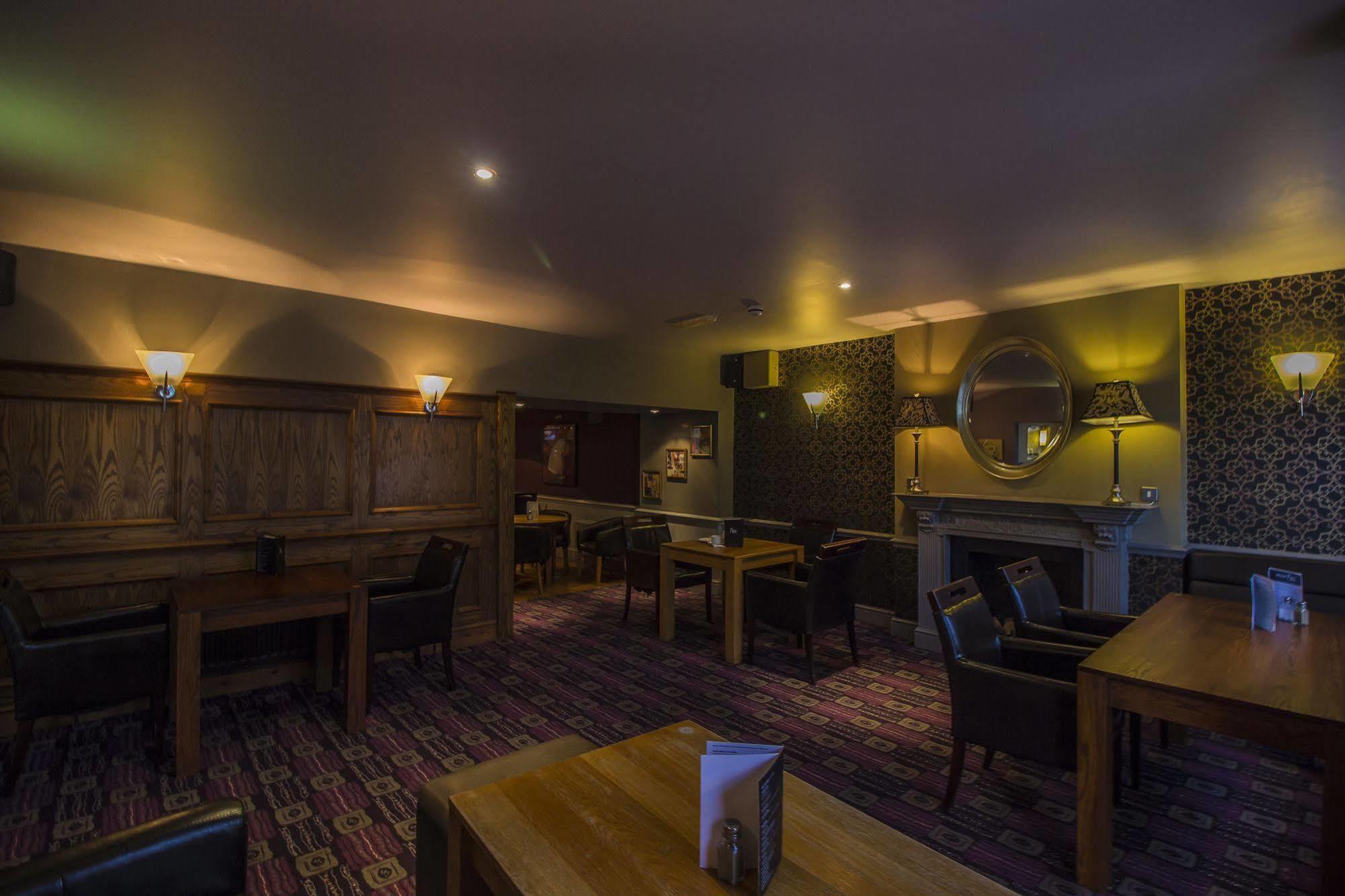 The Golden Lion Hotel, St Ives, Cambridgeshire سانت آيفز المظهر الخارجي الصورة