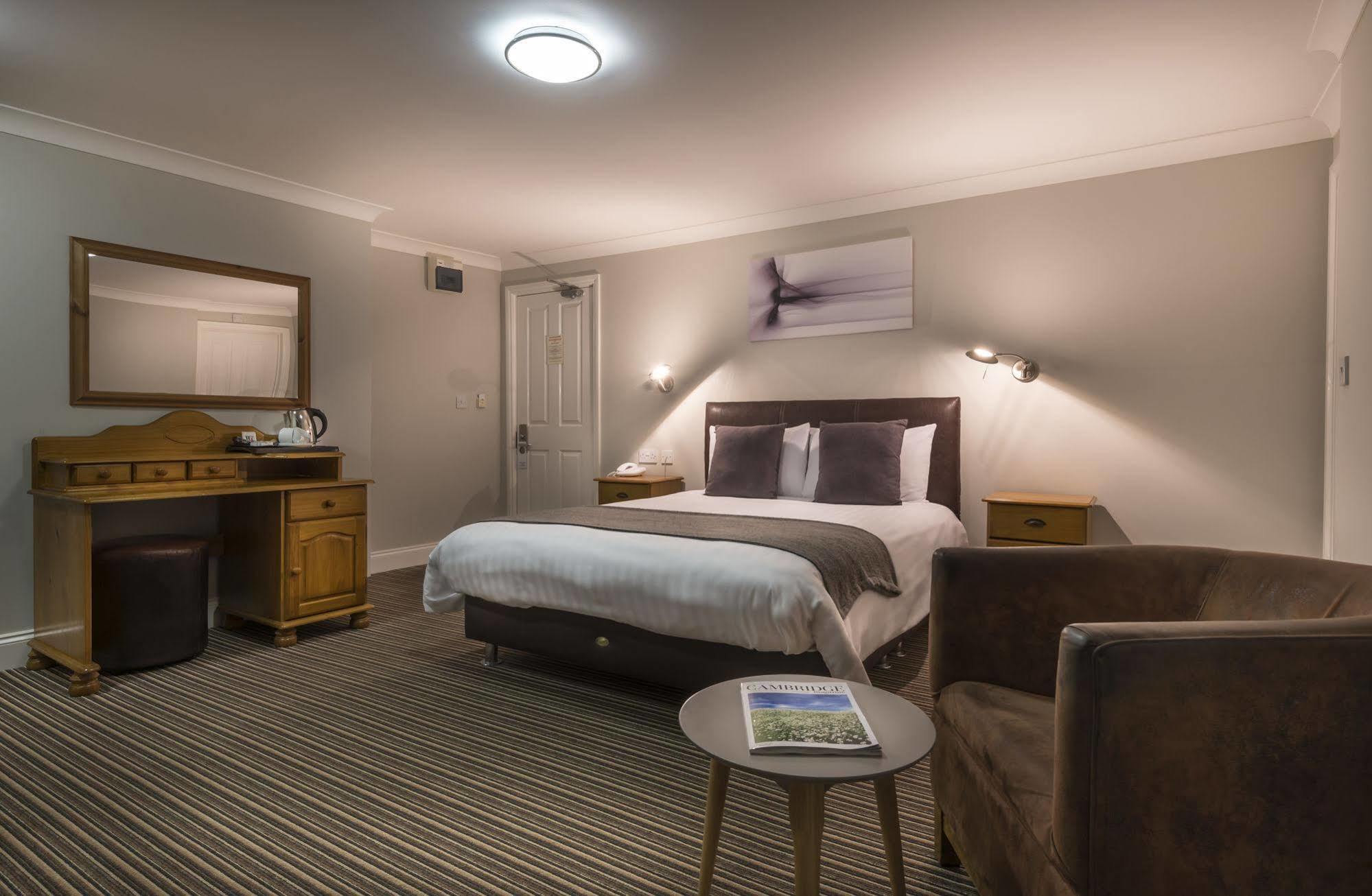 The Golden Lion Hotel, St Ives, Cambridgeshire سانت آيفز المظهر الخارجي الصورة