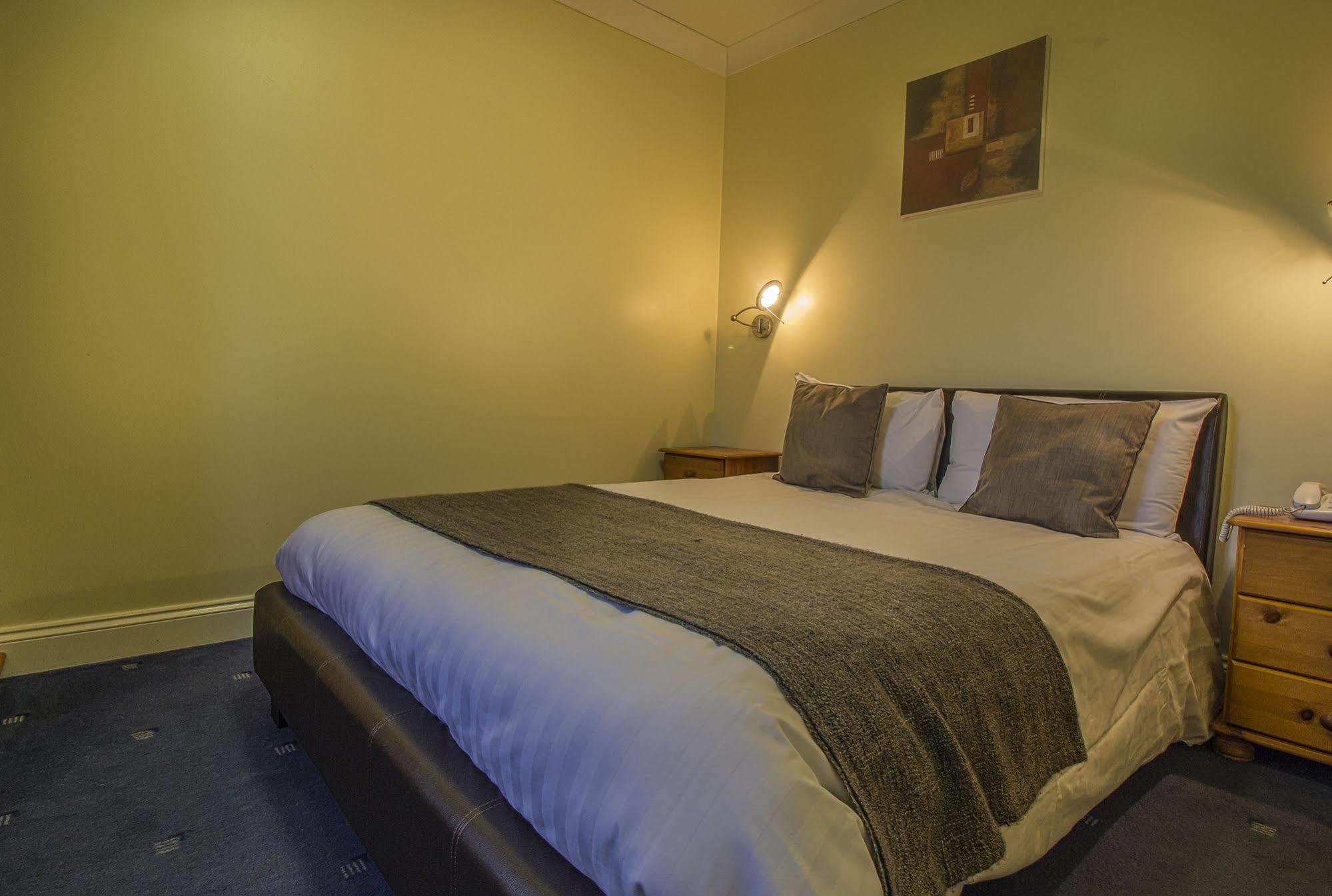 The Golden Lion Hotel, St Ives, Cambridgeshire سانت آيفز المظهر الخارجي الصورة