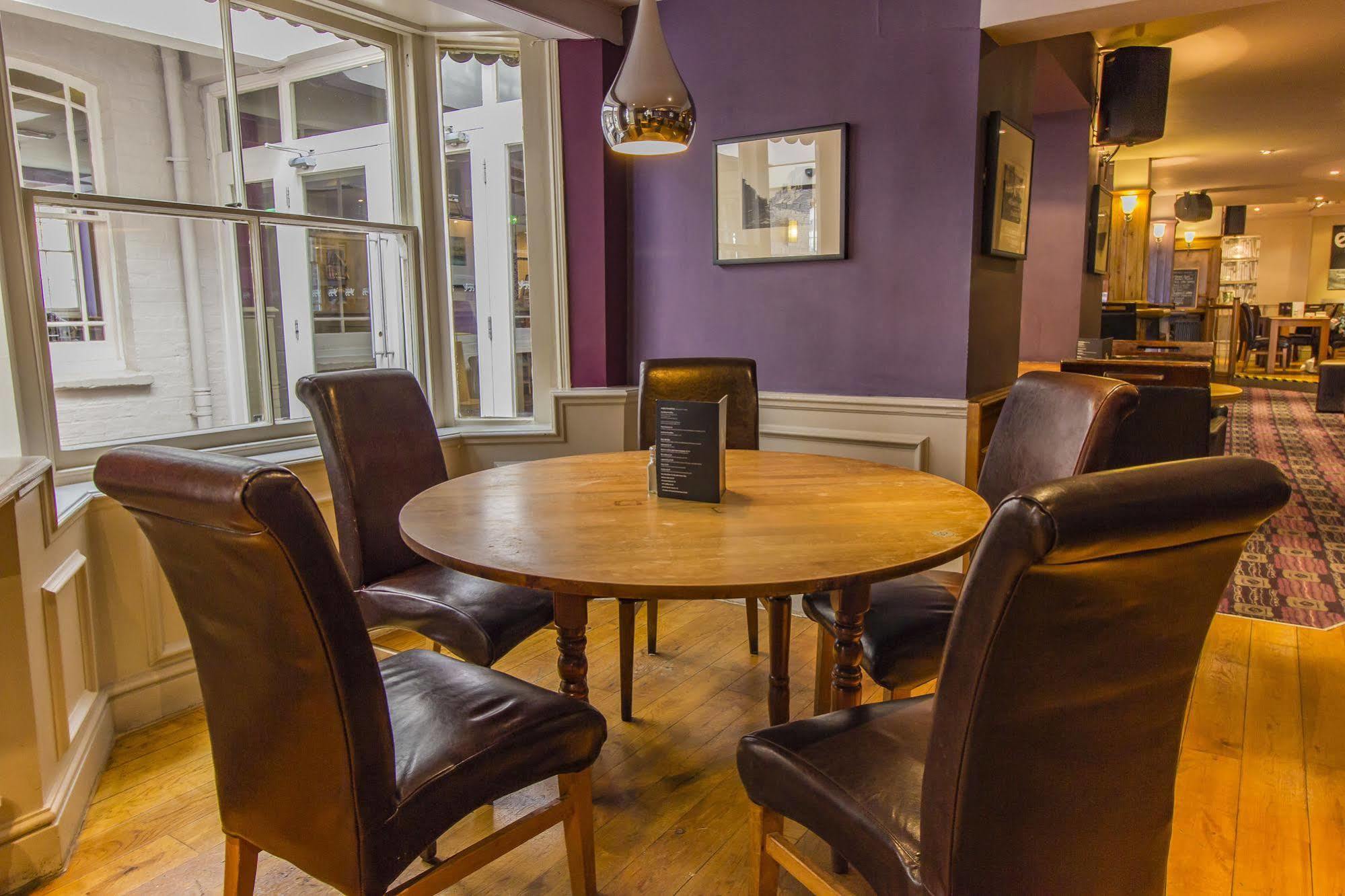 The Golden Lion Hotel, St Ives, Cambridgeshire سانت آيفز المظهر الخارجي الصورة