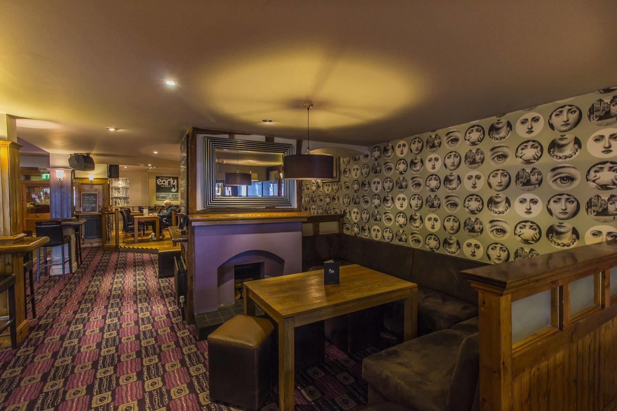 The Golden Lion Hotel, St Ives, Cambridgeshire سانت آيفز المظهر الخارجي الصورة