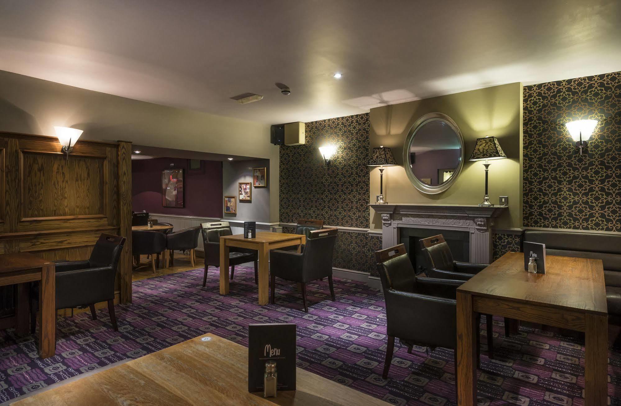 The Golden Lion Hotel, St Ives, Cambridgeshire سانت آيفز المظهر الخارجي الصورة