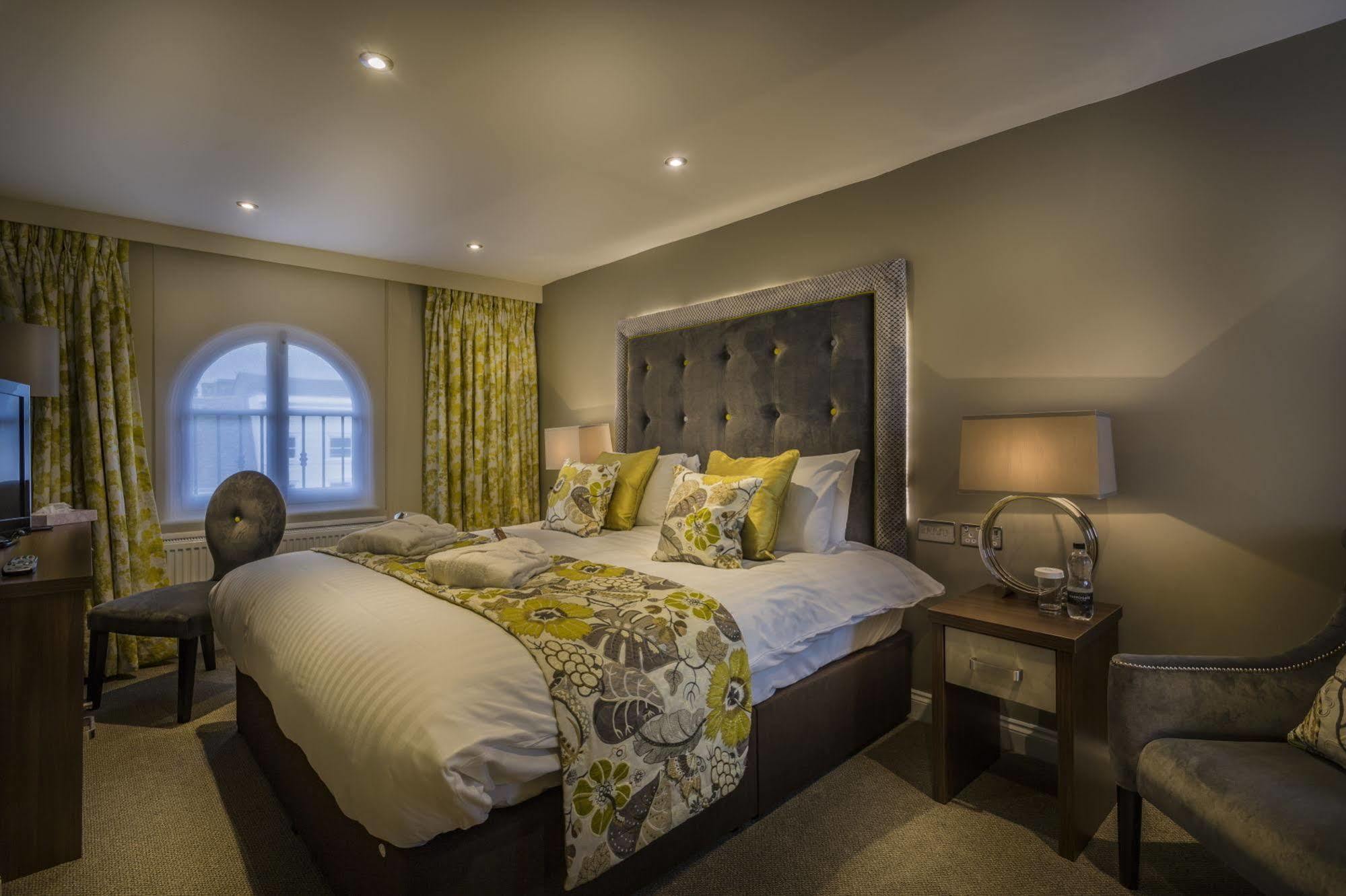 The Golden Lion Hotel, St Ives, Cambridgeshire سانت آيفز المظهر الخارجي الصورة